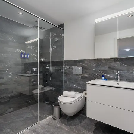 Apartment Swiss - *